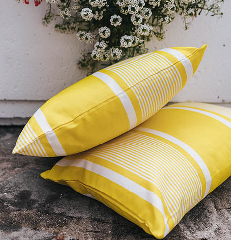 kussen Yvonne geel wit